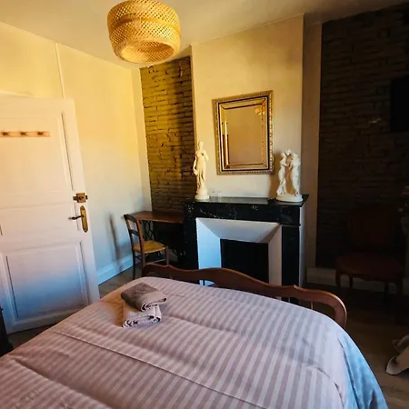 Affittacamere Chambre privée dans maison de ville du XVIIIe siècle